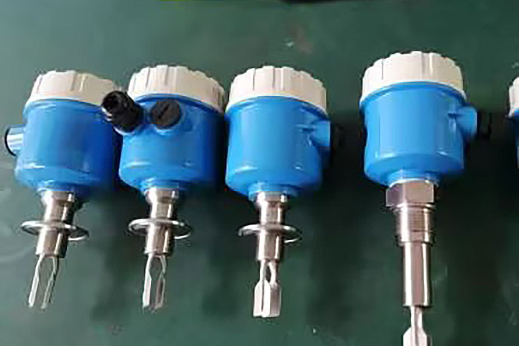 液位開(kāi)關(guān)帶負(fù)載吸合后打不開(kāi)是什么原因？